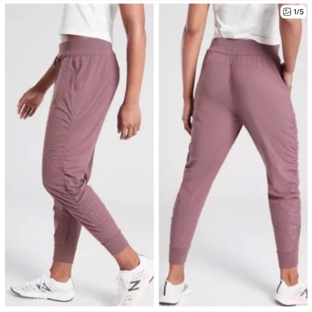NWT Athleta Attitude Pants Joggers Sz 10 Volcanic Violet Medium